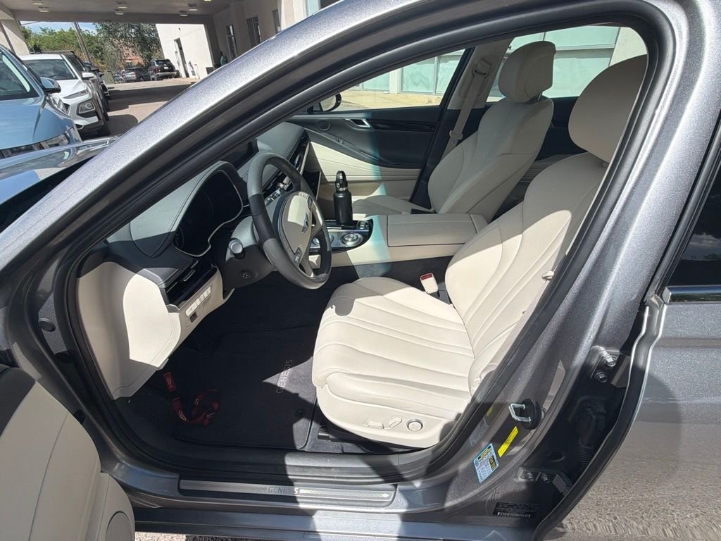 Used 2022 Silver Genesis 2.5T image 12