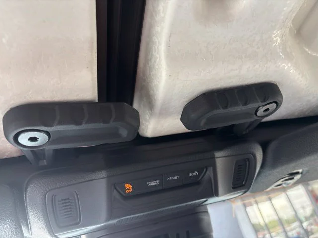 New 2027 White/off-white Jeep Sport S image 4