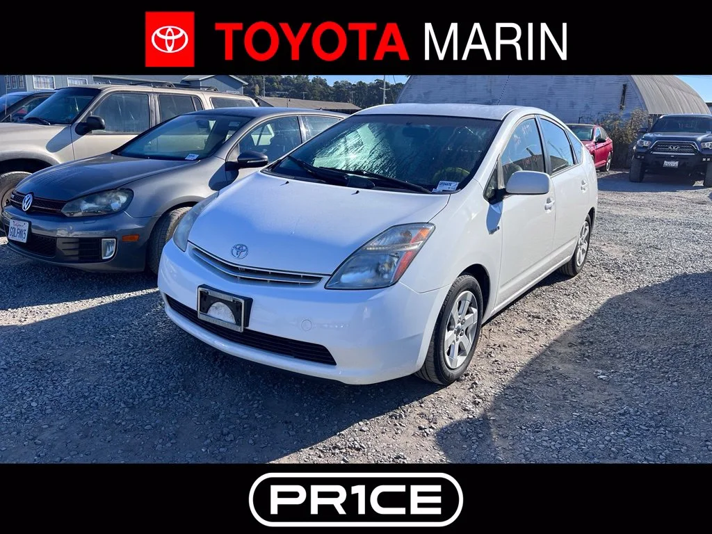 Used 2008 White Toyota Base image 1