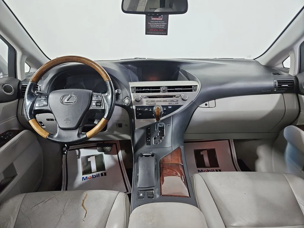Used 2010  Lexus 350 image 12