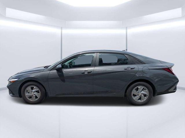 New 2026 Gray Hyundai SE image 6
