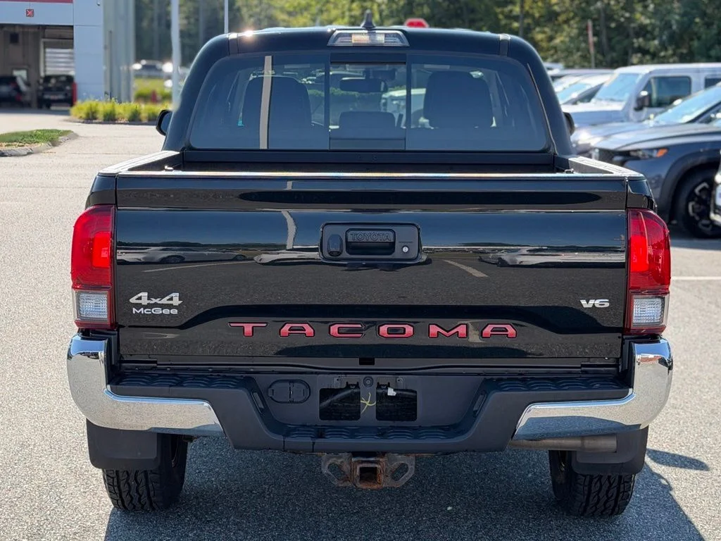 Used 2022 Black Toyota SR5 image 4