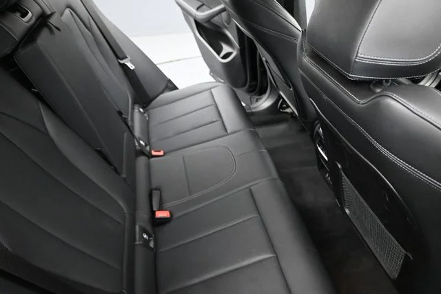 Used 2022 Black BMW xDrive30i image 18
