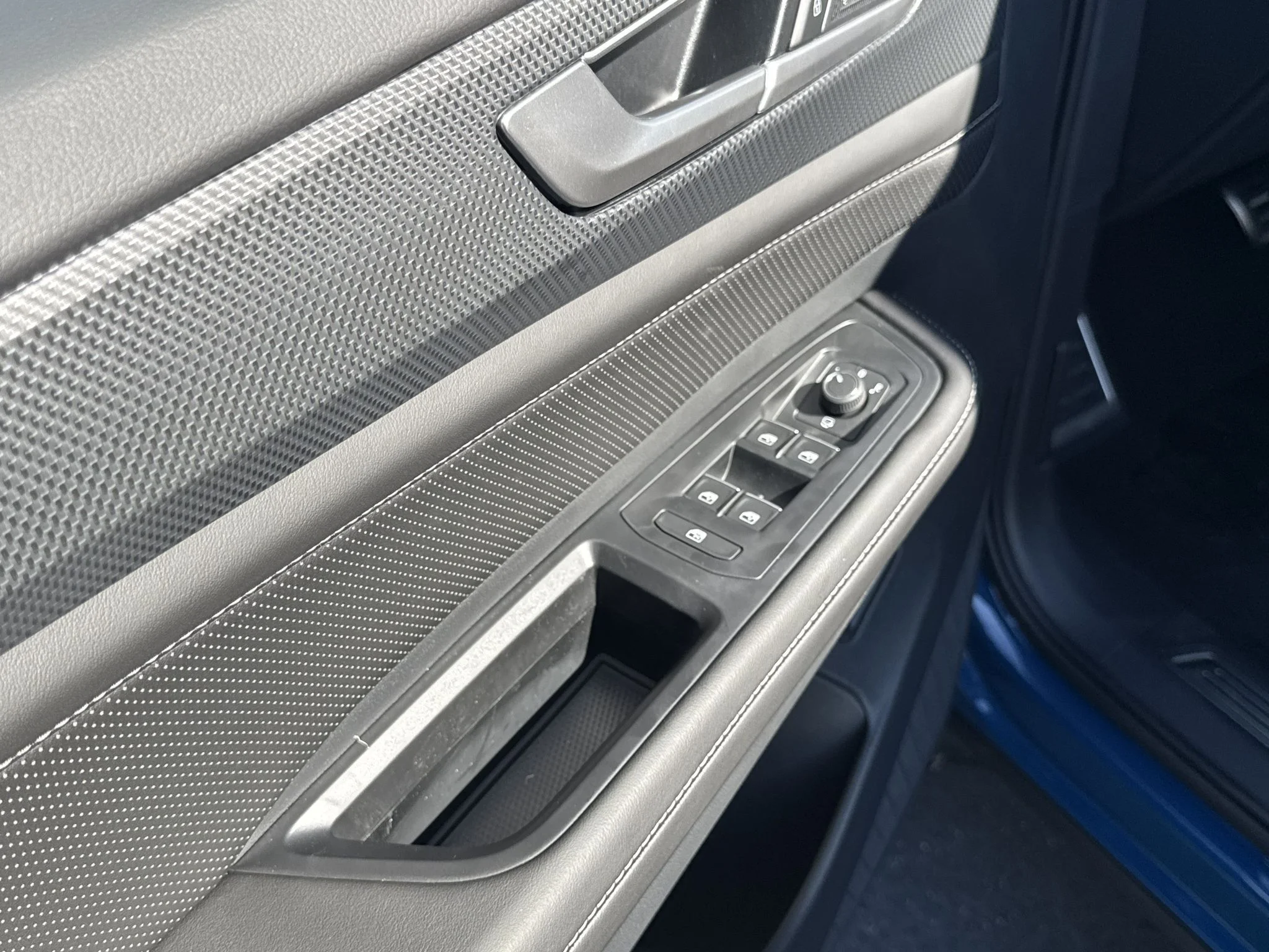 New 2026 Mountain Lake Blue Metallic Volkswagen 2.0T SEL Premium R-Line image 13