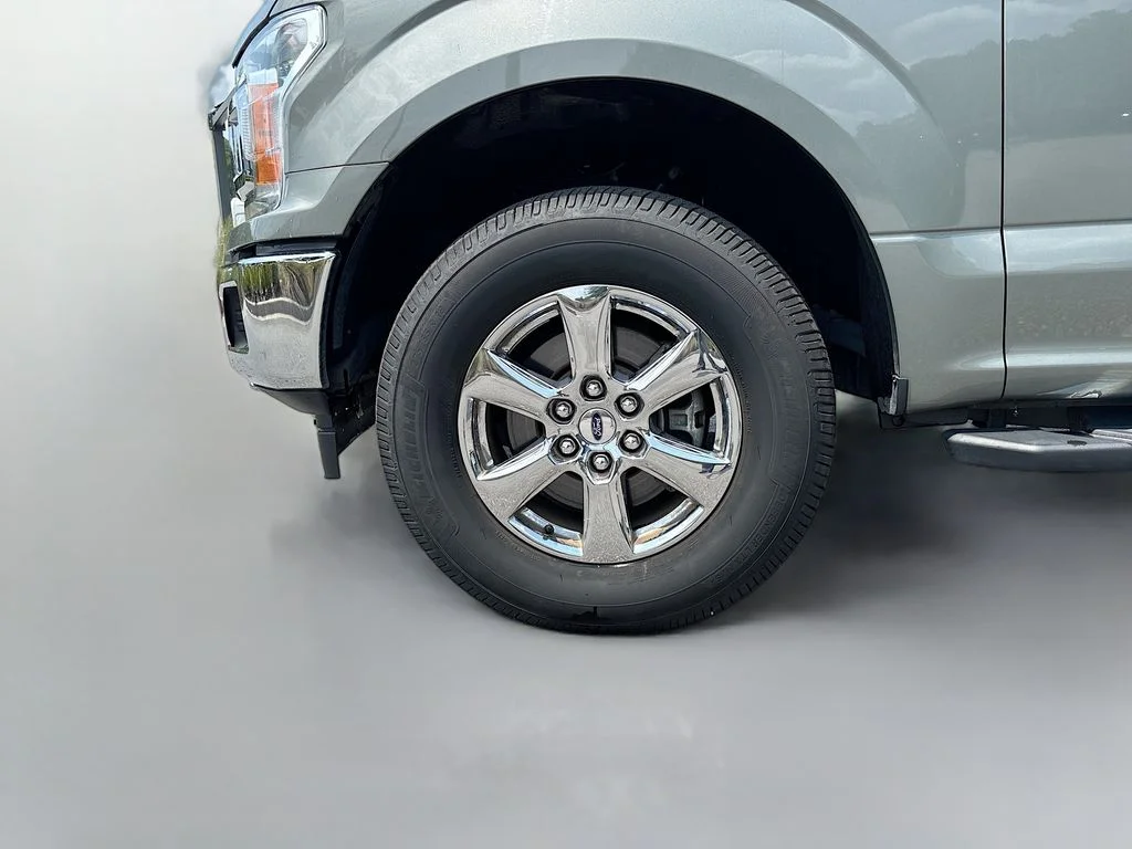 Used 2019 Silver Spruce Metallic Ford XLT image 11