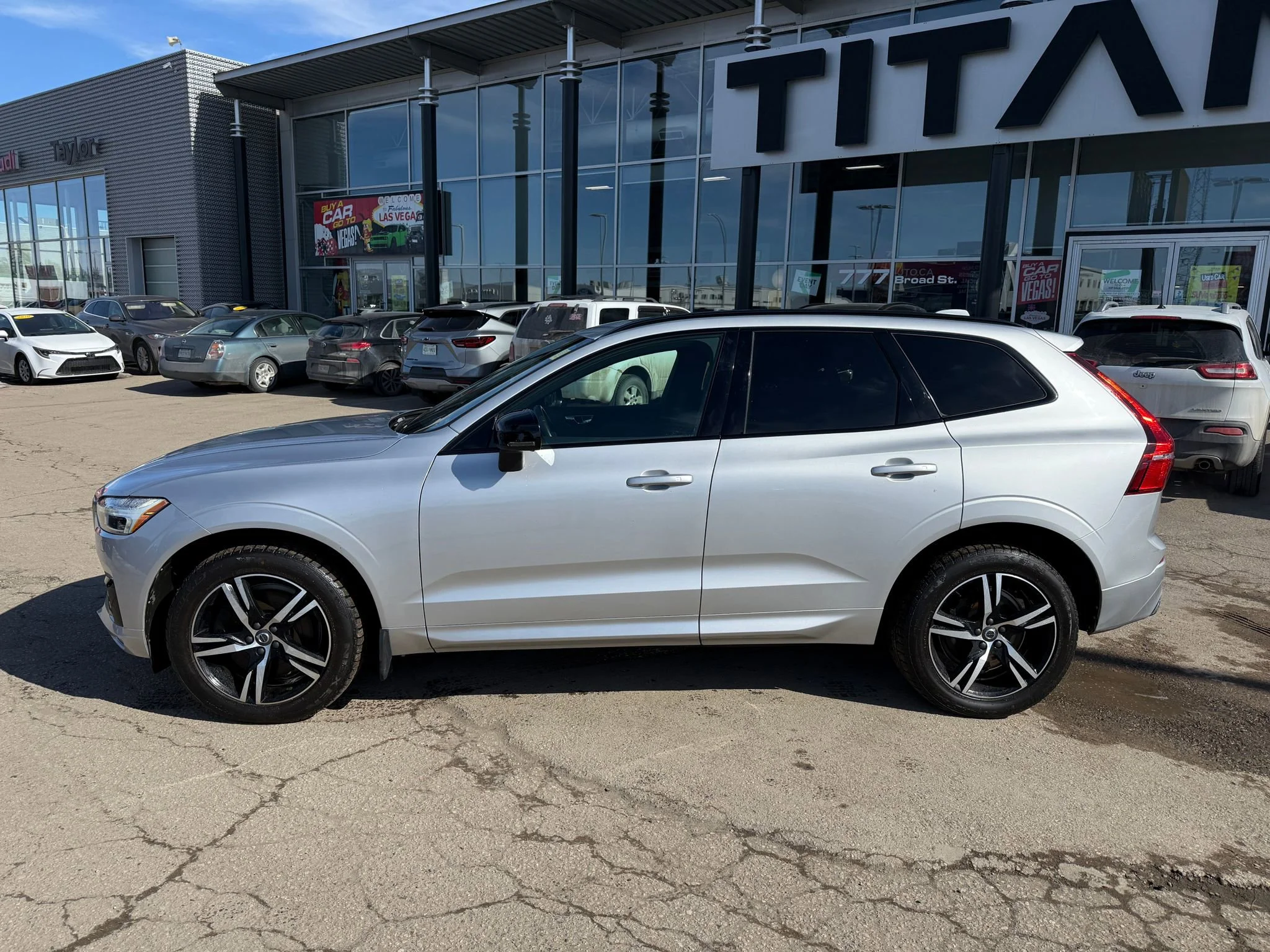 Certified Used 2020 Silver Volvo T6 R-Design AWD*Adaptive Cruise | Nav | Pano Roof | Htd Leather | Lane Keep Assist | Park Assist image 11