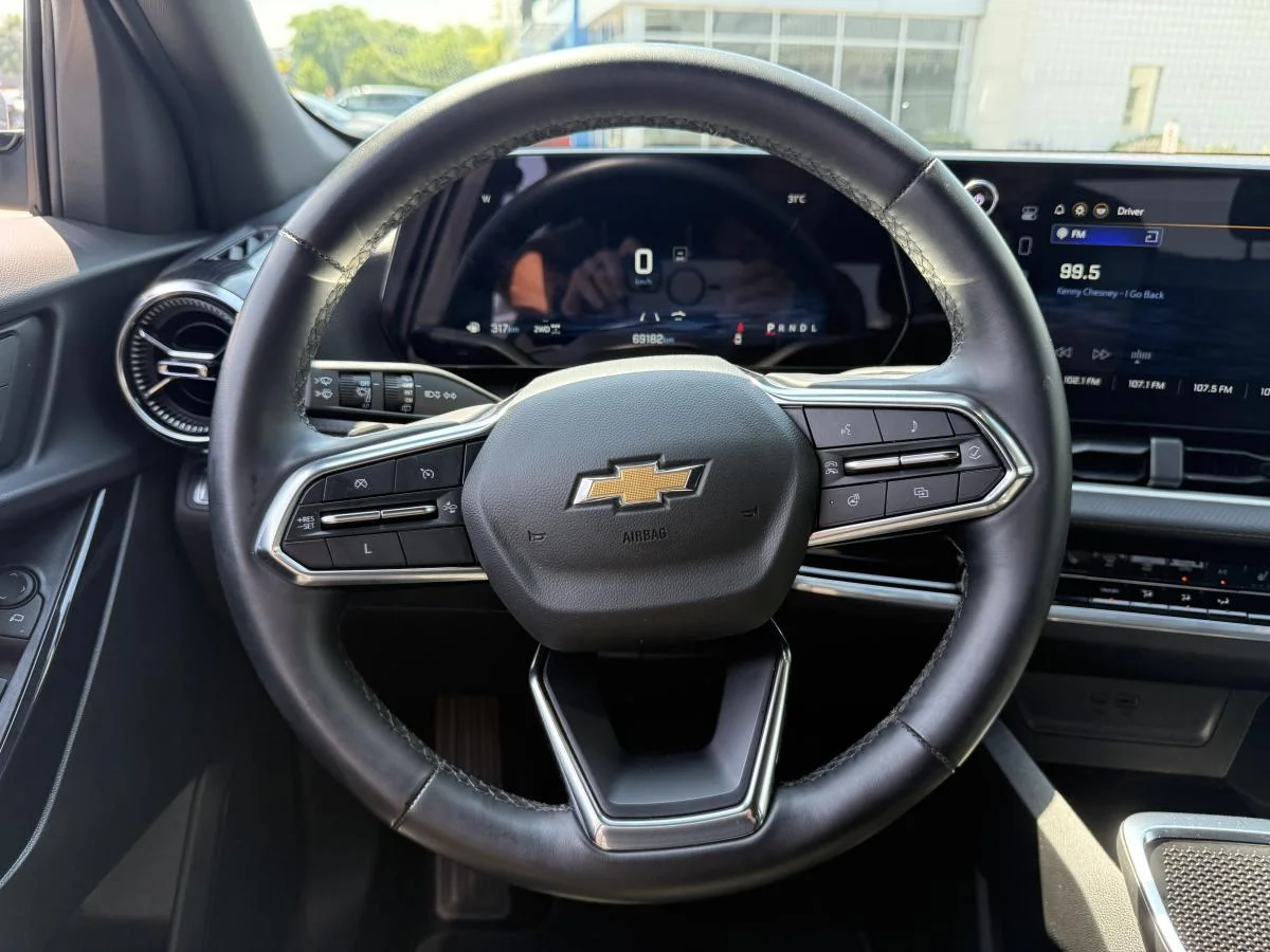 Certified Used 2025 Grey Chevrolet Awd Lt image 13
