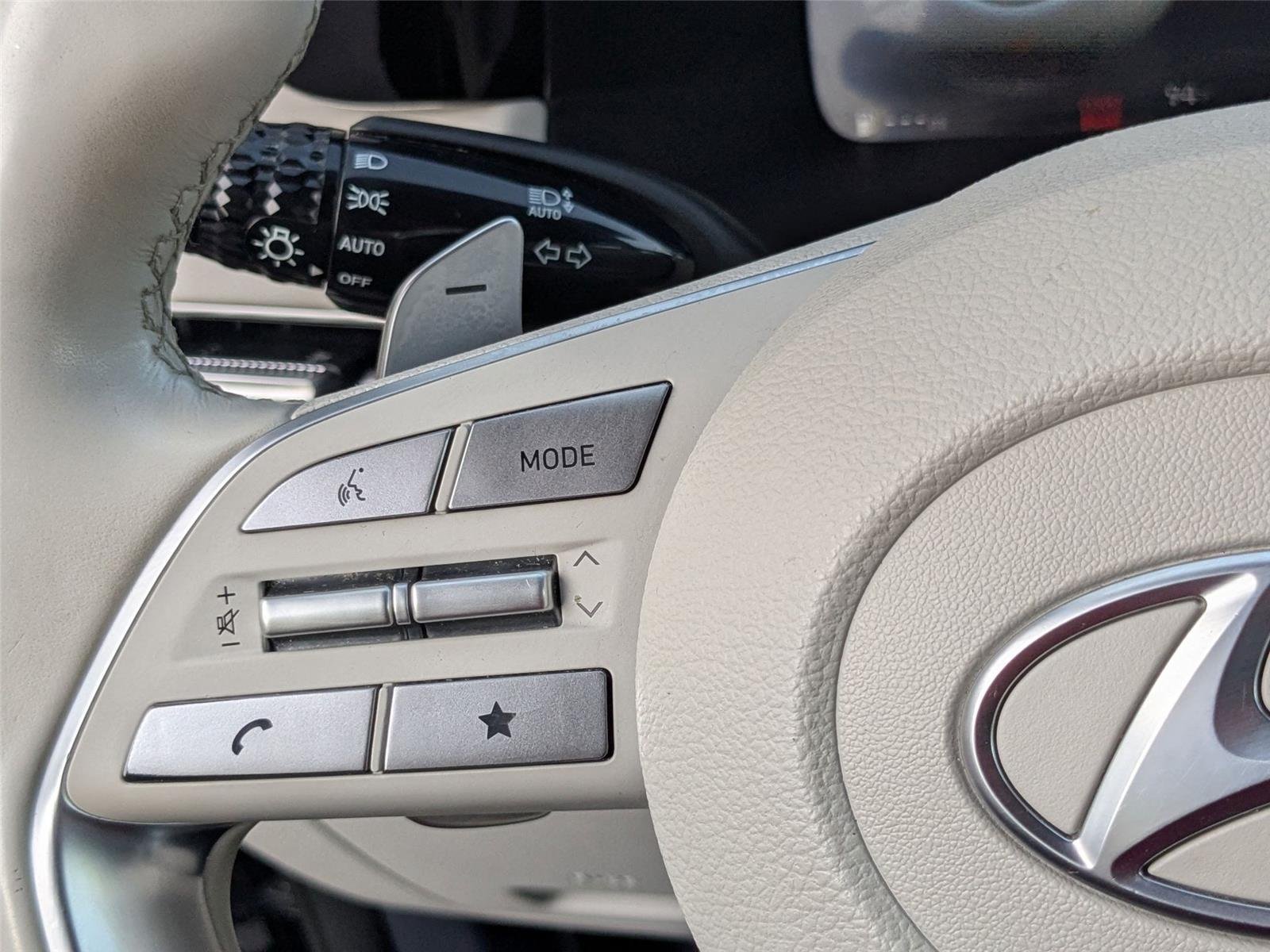 Certified Used 2023 Abyss Black Pearl Hyundai Limited image 15