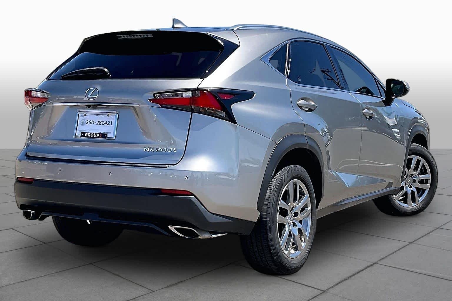 Used 2015 Atomic Silver Lexus  image 12
