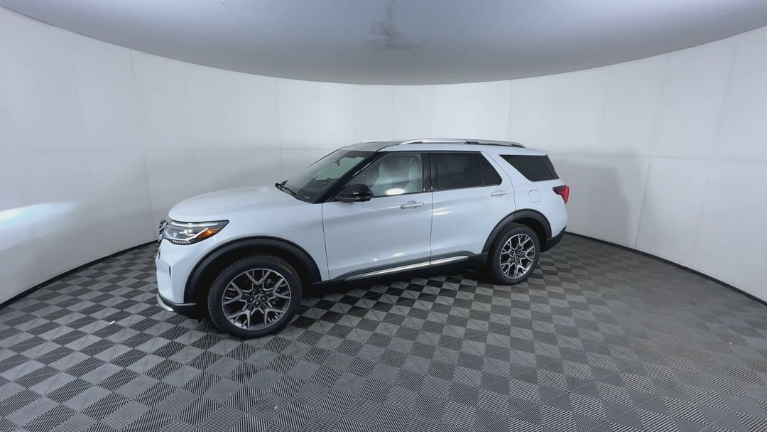 New 2027 Avalanche Gray Ford Platinum image 4