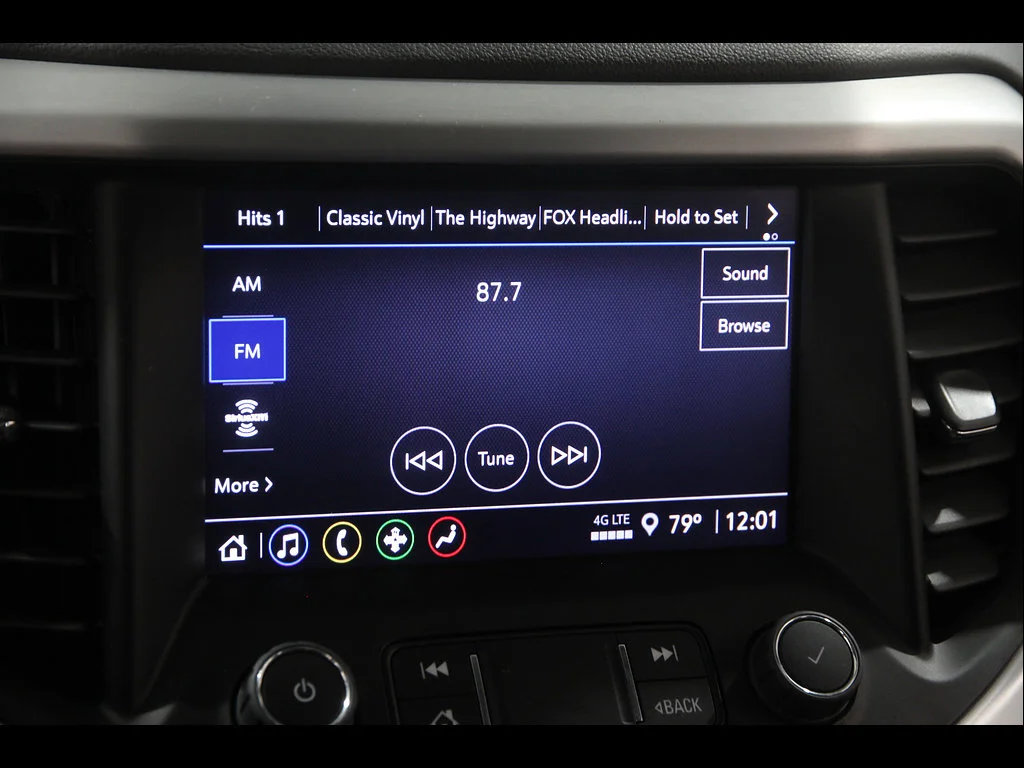 2023 GMC Acadia SLE - Photo 11