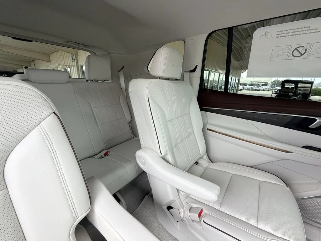 New 2026 Cherry Red Tintcoat Buick Avenir image 31