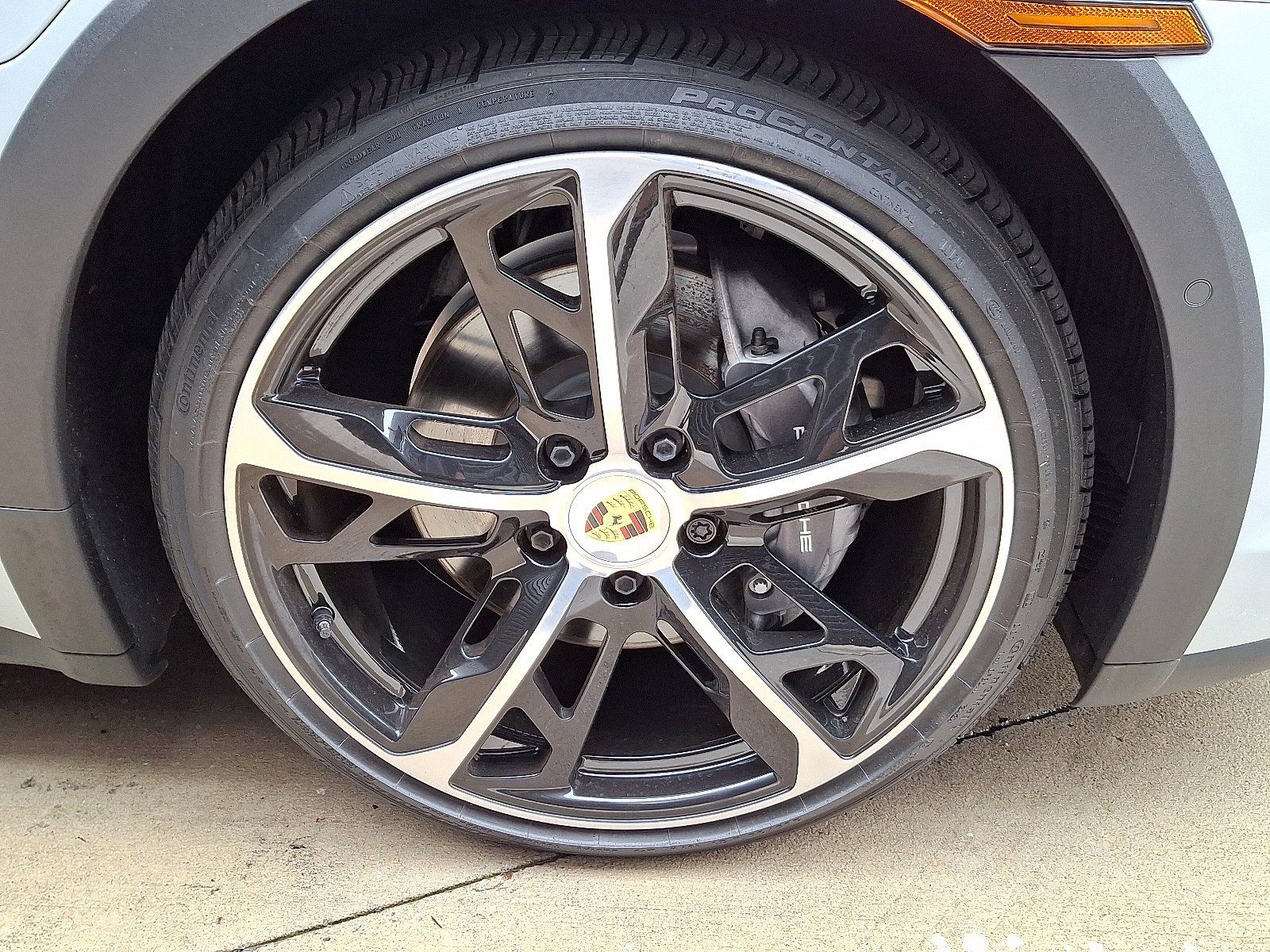 2025 Porsche Taycan Base - Photo 11
