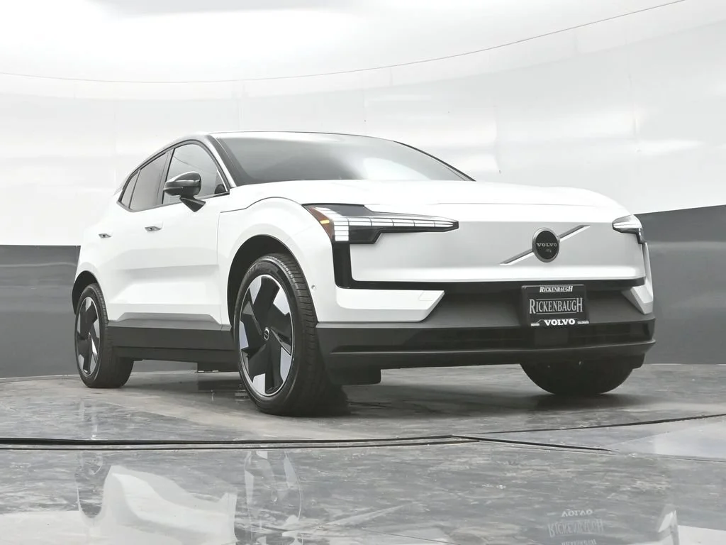 New 2026 Crystal White Volvo Twin Motor Performance Ultra image 38
