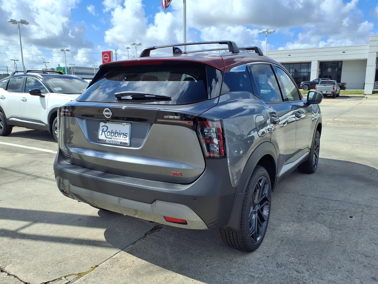 New 2026 Gun Metallic / Scarlet Ember Tintcoat Two-tone Nissan SR image 5