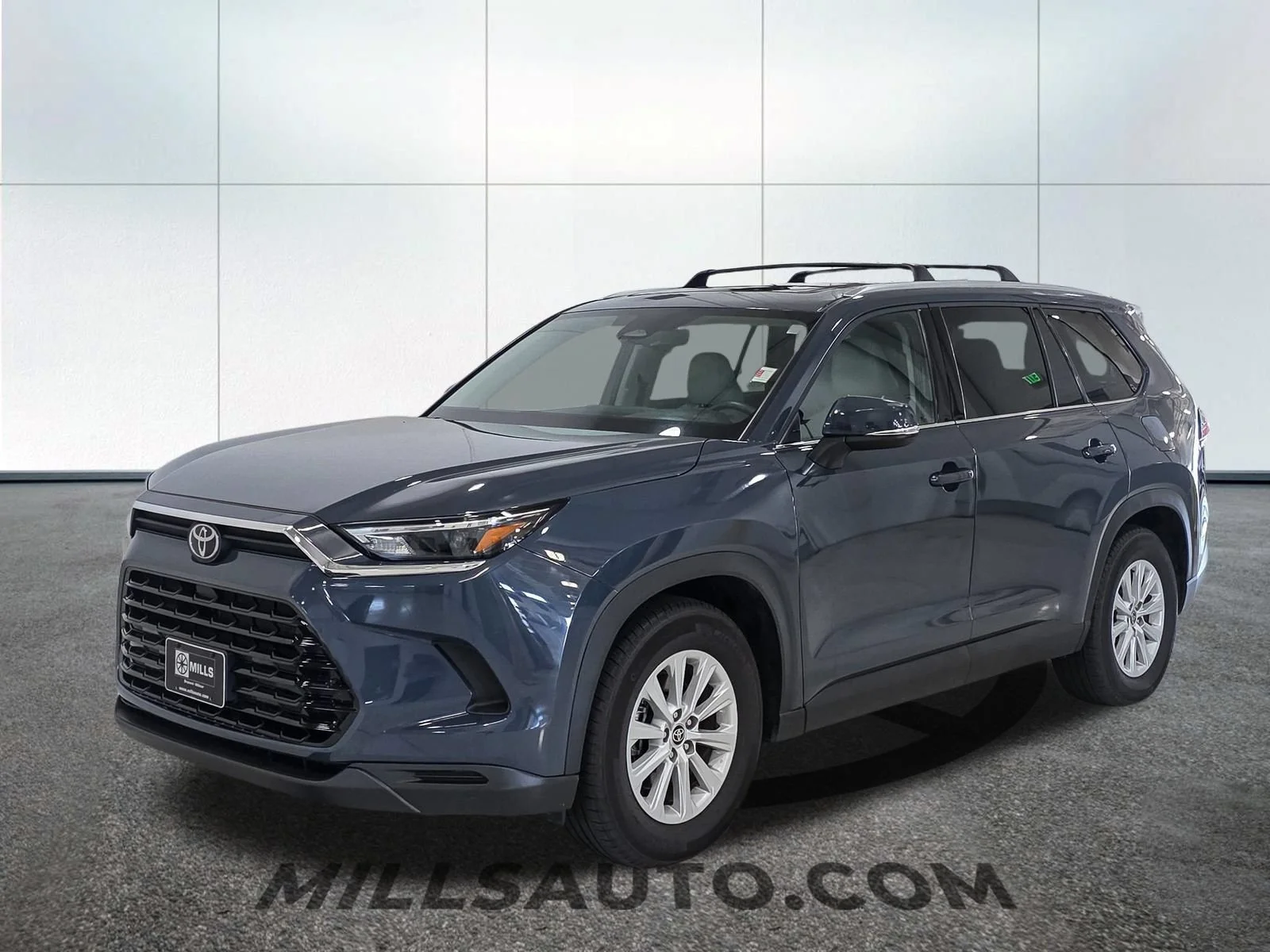 Used 2025 Toyota Grand Highlander XLE with VIN 5TDACAB57SS042062 for sale in Willmar, Minnesota