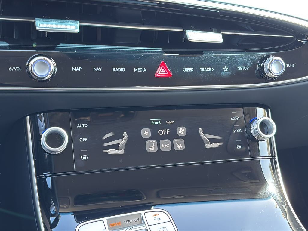 2026 GENESIS GV70 Standard - Photo 28