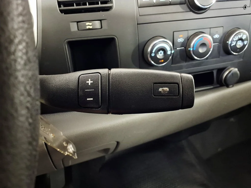 Used 2011 White GMC Work Truck image 18