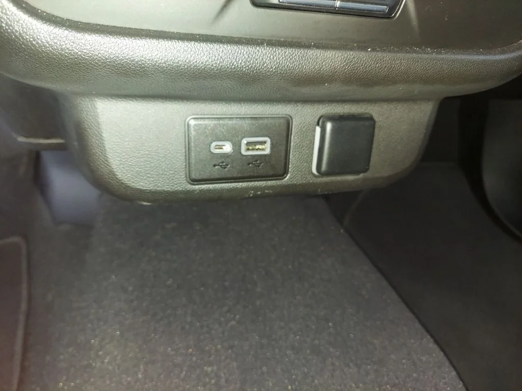 Used 2023 Gray Chevrolet Commercial Flee image 31