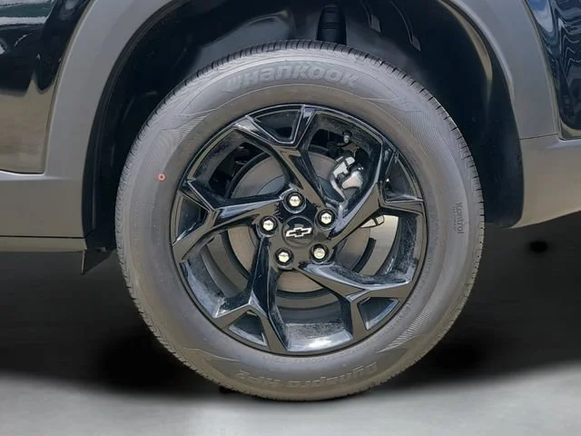 New 2026 Mosaic Black Metallic Chevrolet LT image 31