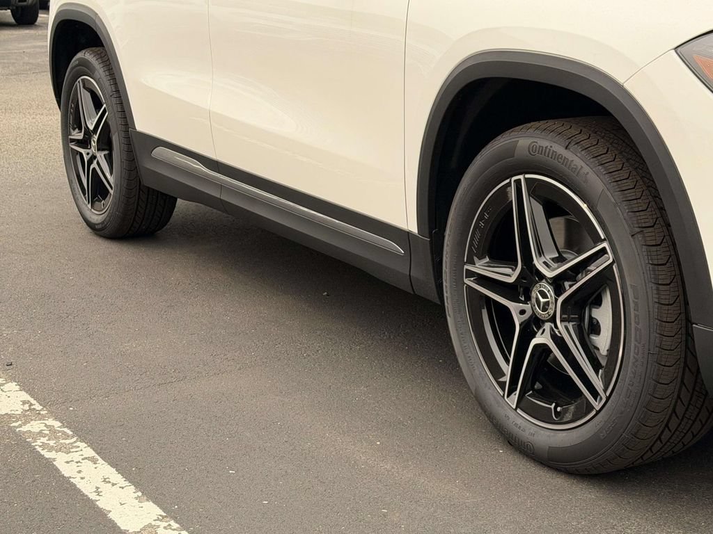 New 2026 Polar White Mercedes-Benz GLA 250 image 10