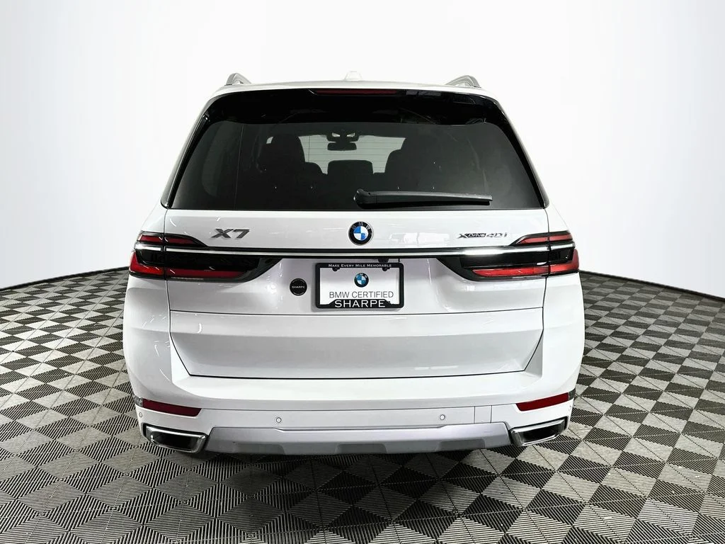 Used 2025 White Metallic BMW xDrive40i image 6