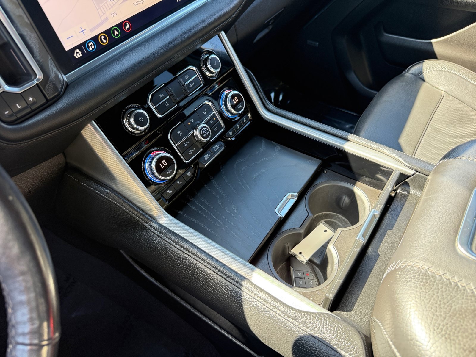 Used 2021 Pearl Beige Metallic GMC Denali image 13