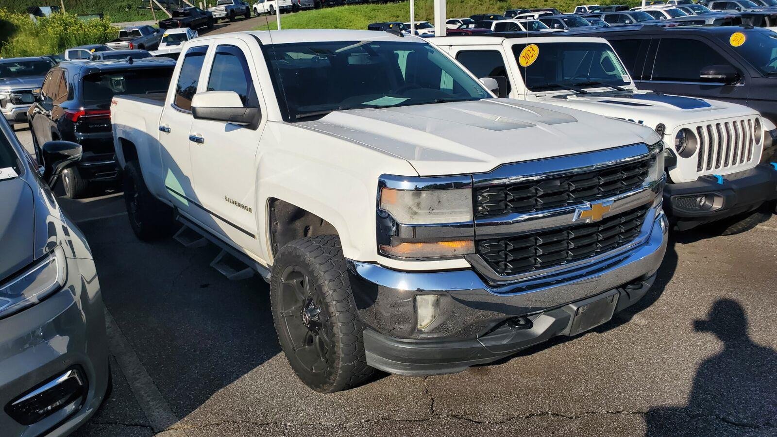 Used 2016 Chevrolet Silverado 1500 LT with VIN 1GCVKREC1GZ172258 for sale in Hickory, NC