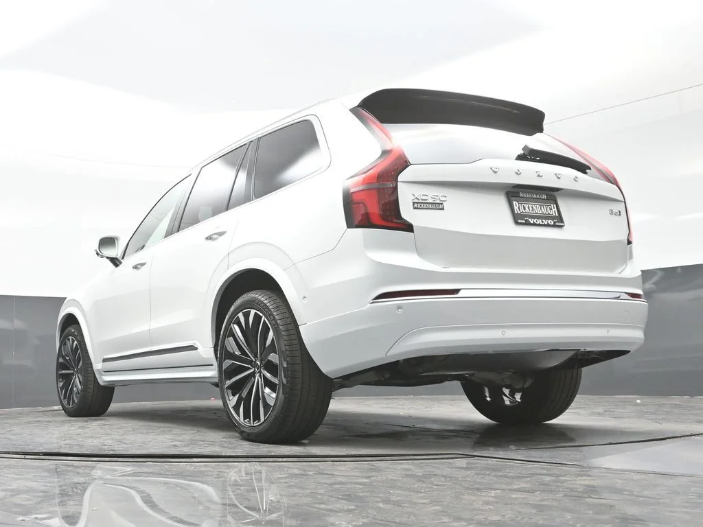 Used 2026 Crystal White Volvo Plus image 26