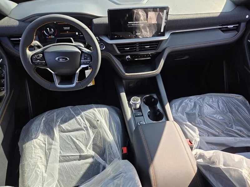 New 2026 Space White Metallic Ford Tremor® image 9