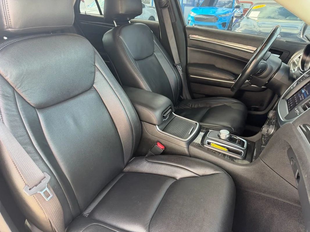 Used 2019  Chrysler Touring image 24