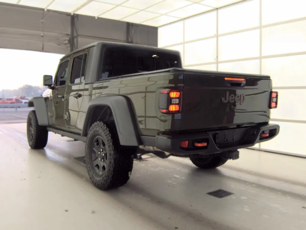 Used 2022 Green Jeep Mojave image 4