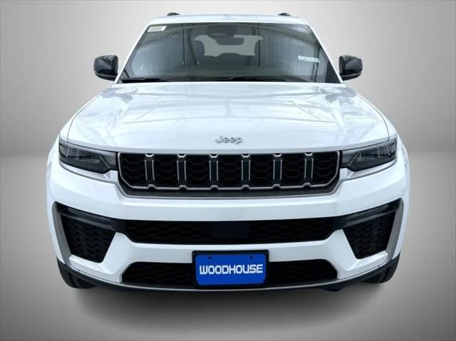 New 2026 Bright White Clear-Coat Exterior Paint Jeep Limited image 2