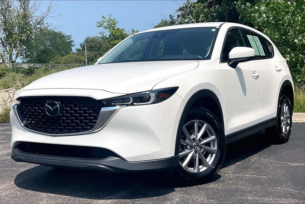 Used 2022 White Mazda 2.5 S image 2