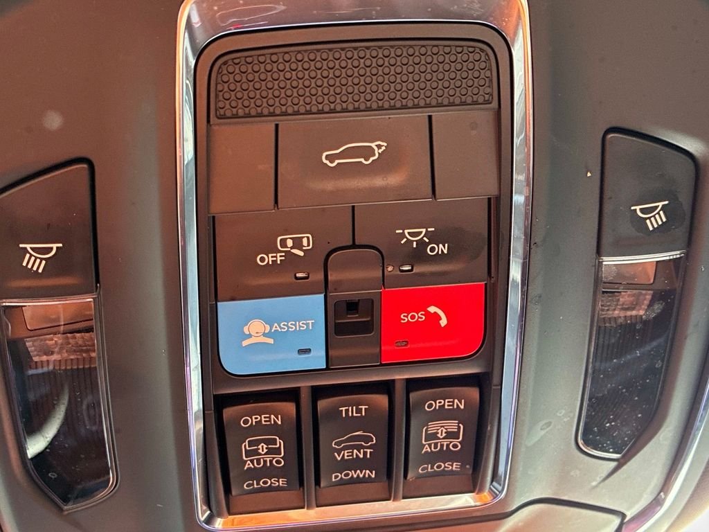 Used 2024 Silver Jeep Limited image 39