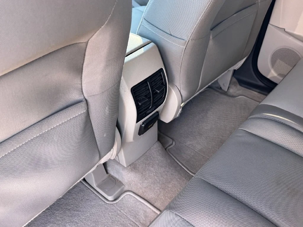 Used 2015 Silver Ford SE image 12