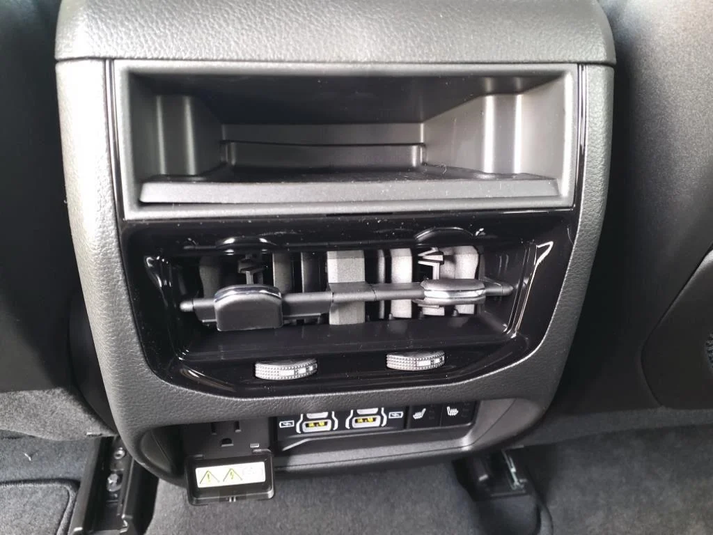 Used 2024 Silver Zynith Jeep  image 31