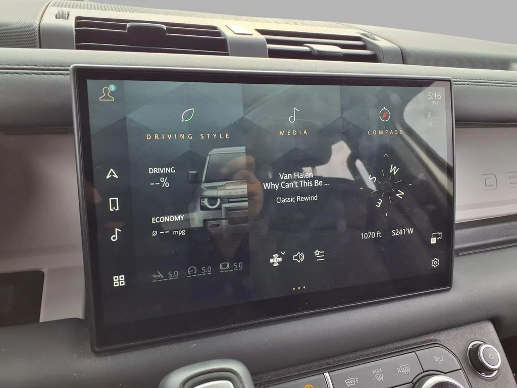 Used 2025 White Land Rover S image 8