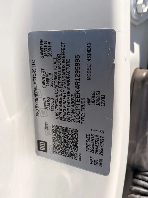 Certified Used 2024 White Chevrolet Trail Boss image 33