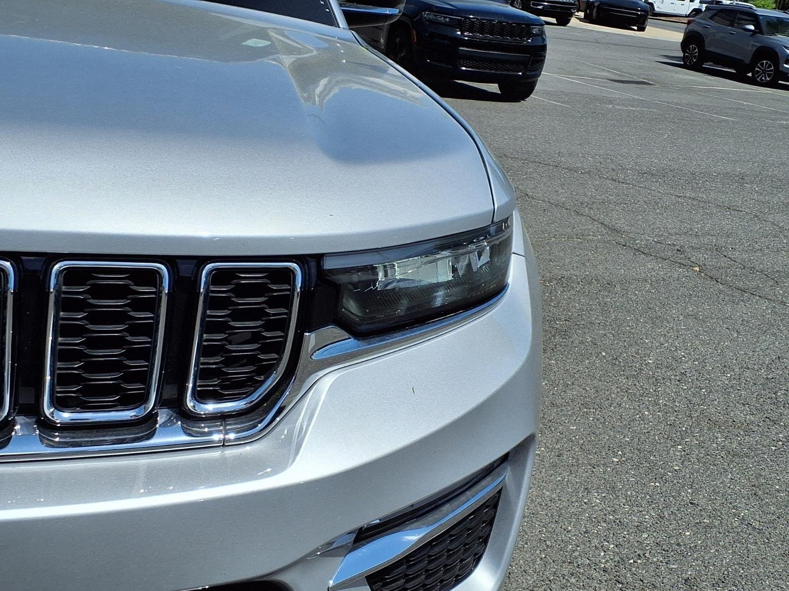 Used 2025 Silver Zynith Jeep Limited image 14