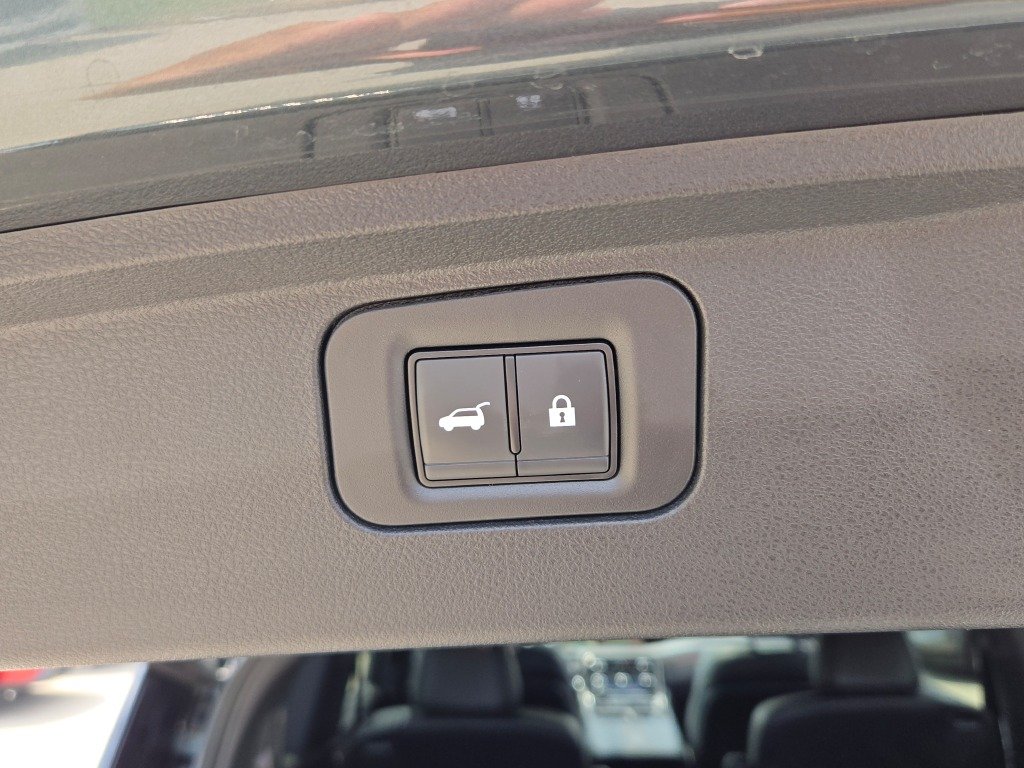 Used 2026 White Nissan PRO-4X image 17