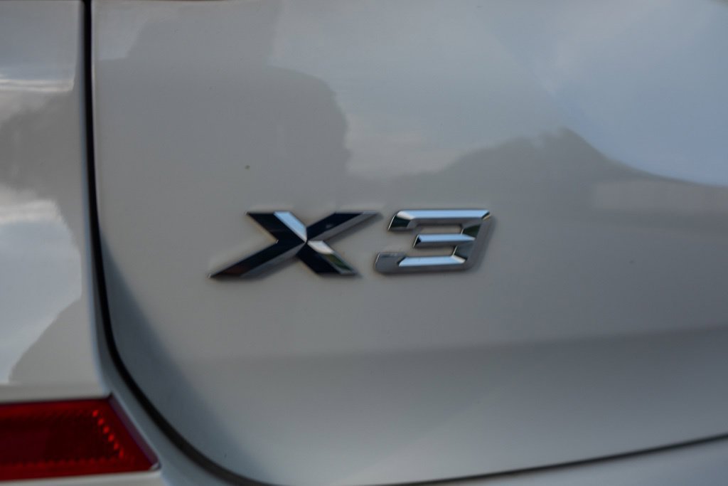 Used 2021 Alpine White BMW xDrive30i image 6