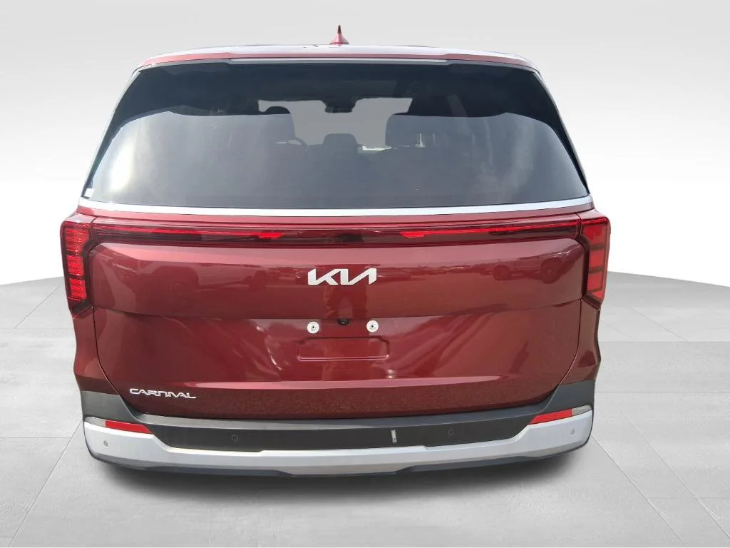 Used 2026 Red Kia LXS image 4