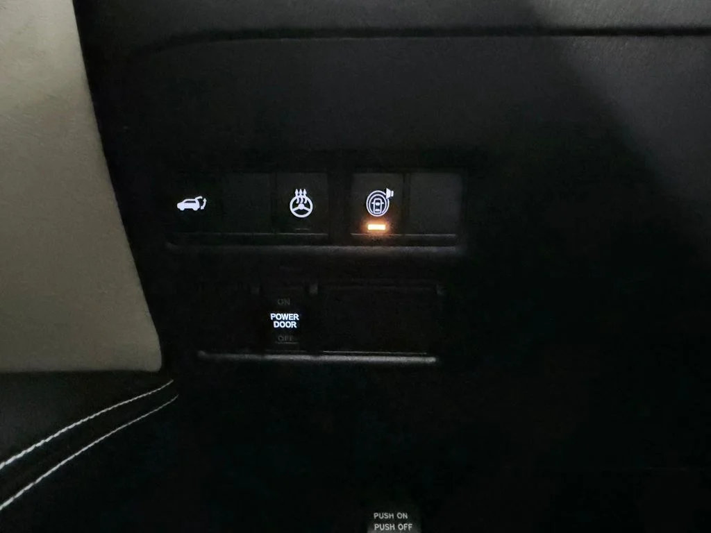 Used 2023 Silver INFINITI Premium Select image 15