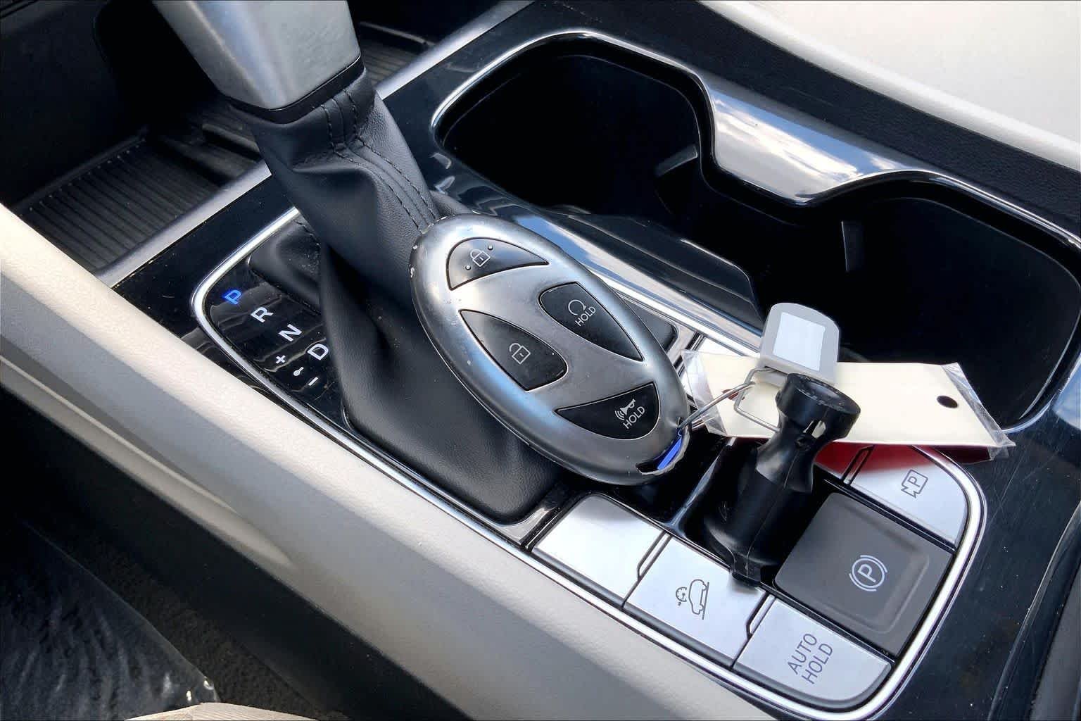 Used 2025 Ultimate Red Hyundai SEL image 13