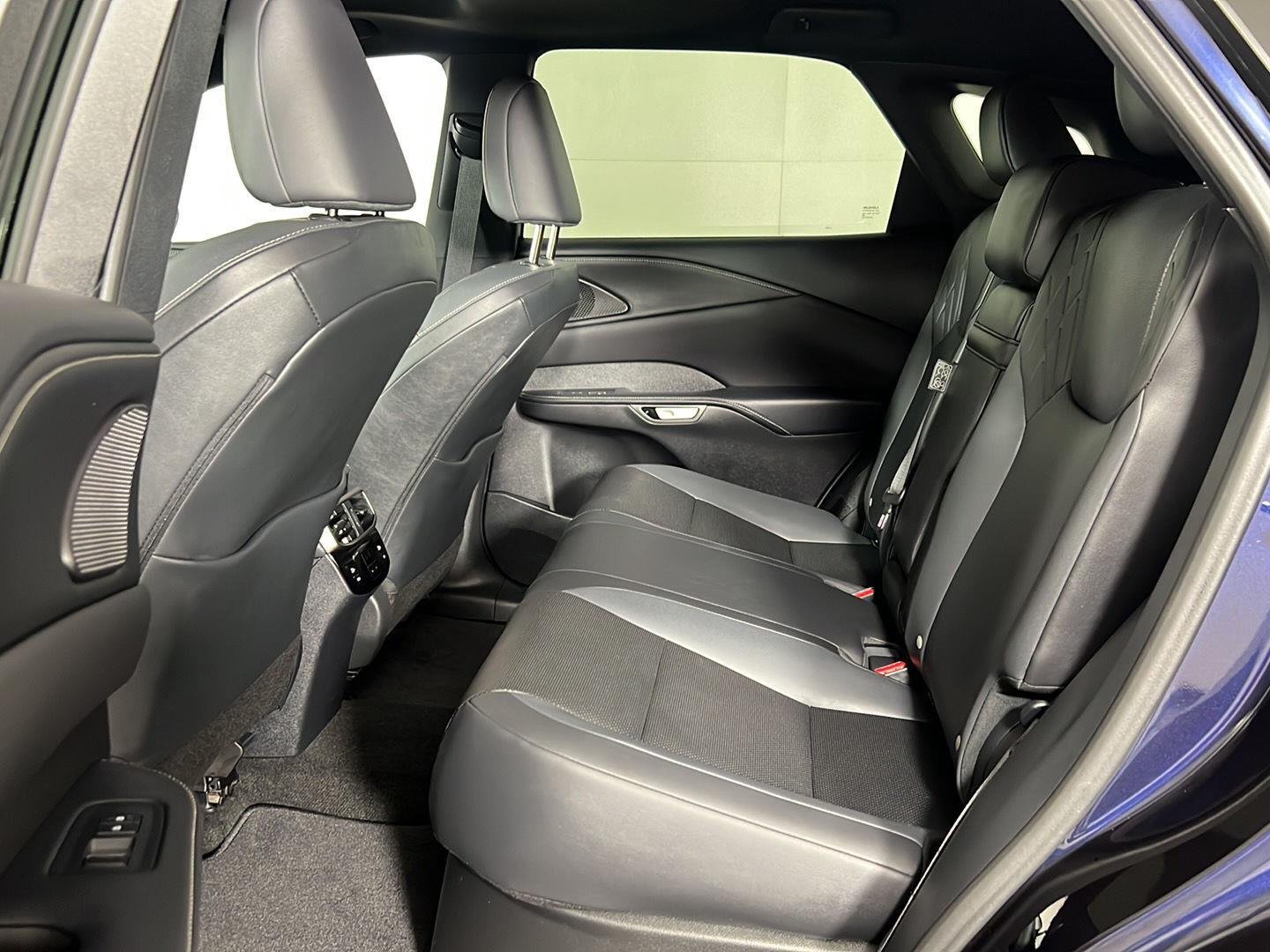 Used 2024 Nightfall Mica Lexus RX 350 Premium image 13