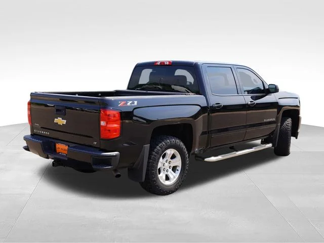 Used 2018 Black Chevrolet LT image 5
