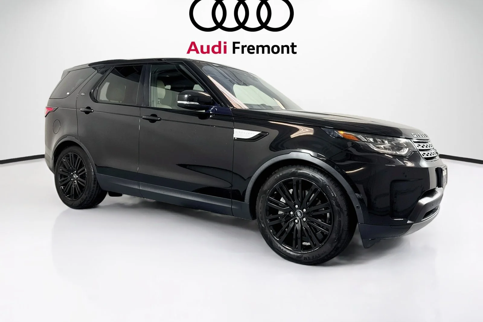 Used 2019 Santorini Black Metallic Land Rover HSE image 7