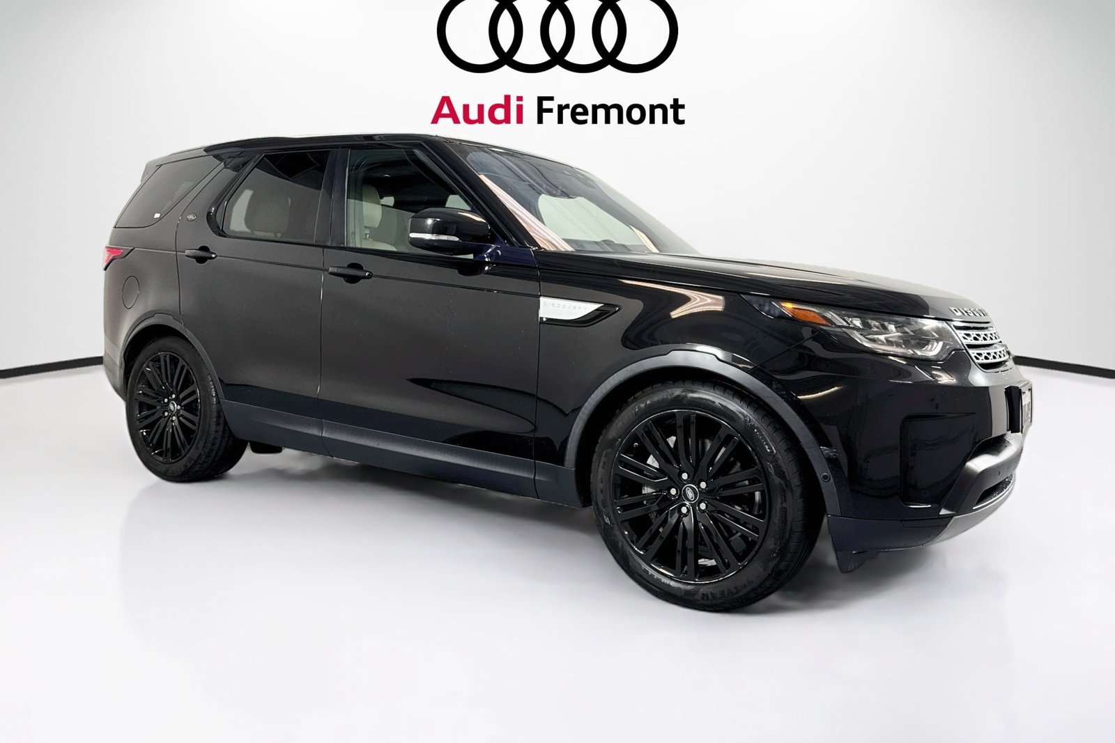 Used 2019 Santorini Black Metallic Land Rover HSE image 7