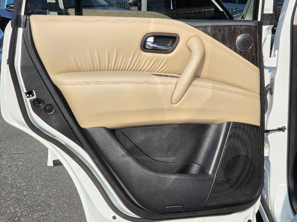 Used 2023 Aspen White TriCoat Nissan Platinum image 37